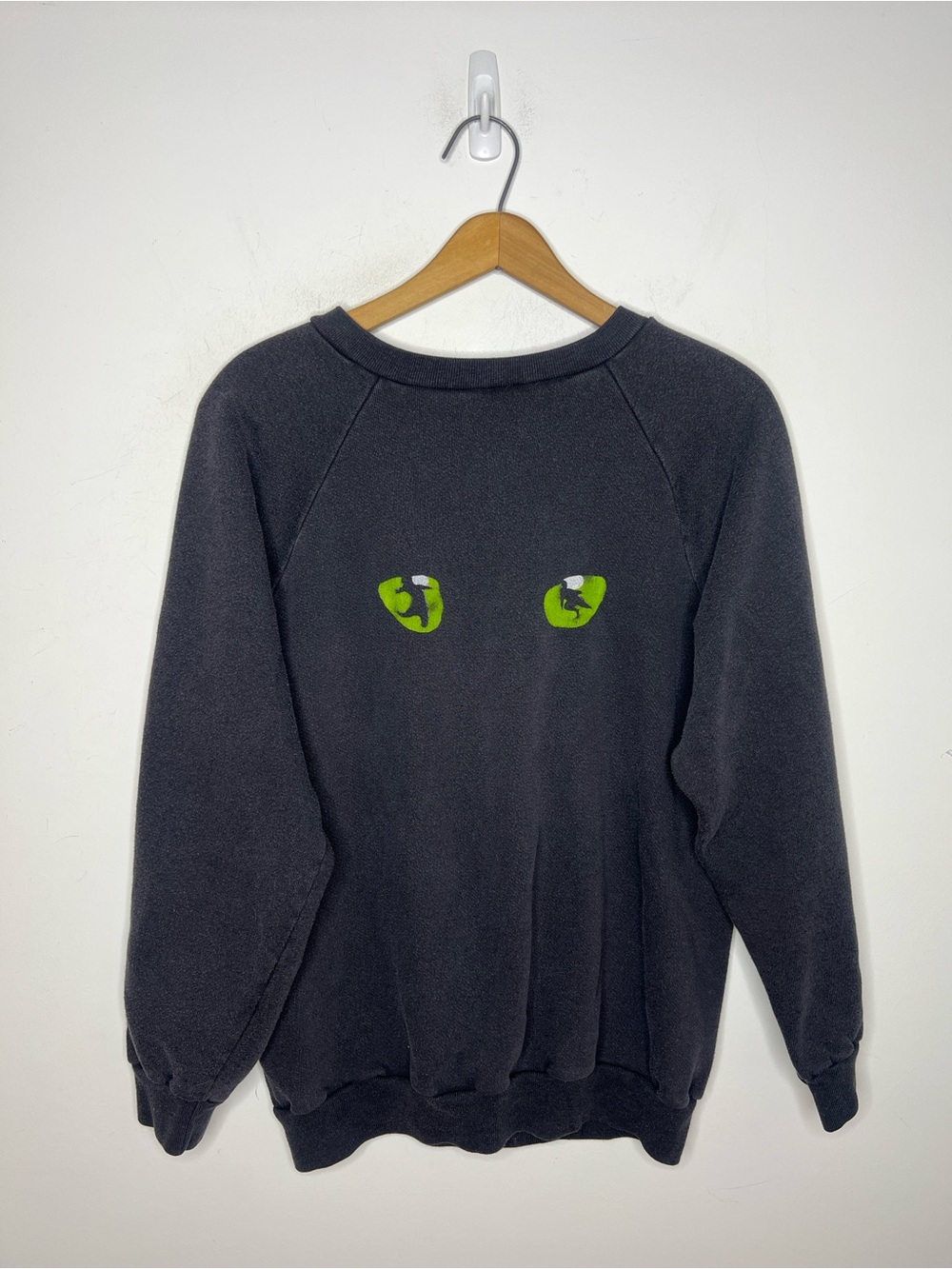 Vintage 1981 CATS Broadway Musical Faded Crewneck Sweatshirt L - Picture 2 of 7